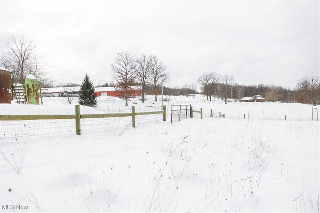 3640 NW Hope Road, Magnolia, OH 44643