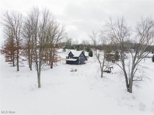 3640 NW Hope Road, Magnolia, OH 44643