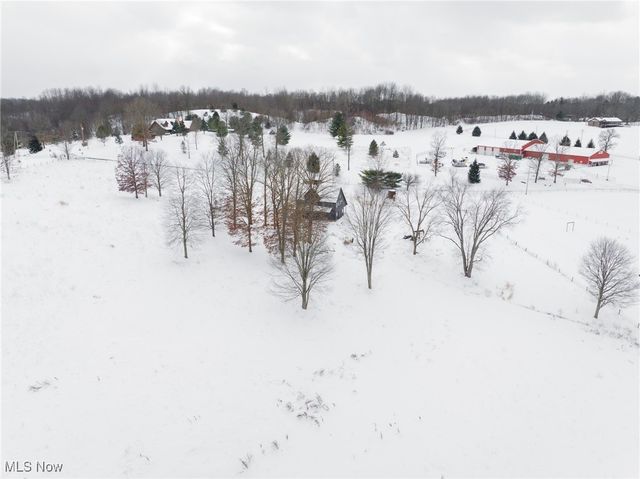 3640 NW Hope Road, Magnolia, OH 44643