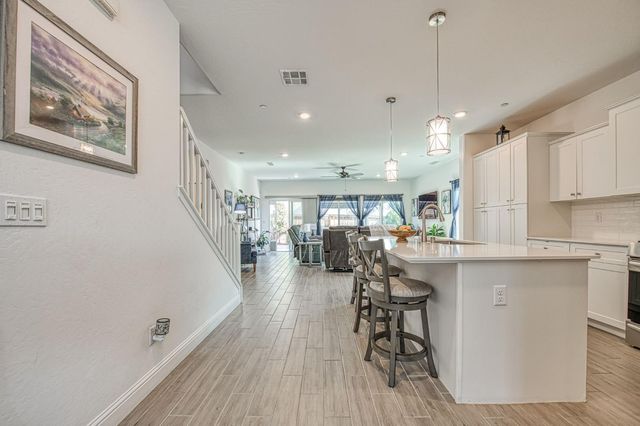 1817 N Phillip Avenue, Clovis, CA 93619