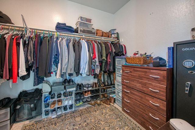 1817 N Phillip Avenue, Clovis, CA 93619