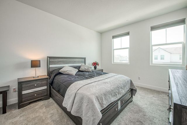 1817 N Phillip Avenue, Clovis, CA 93619