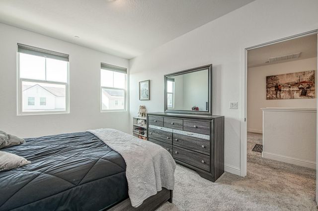 1817 N Phillip Avenue, Clovis, CA 93619