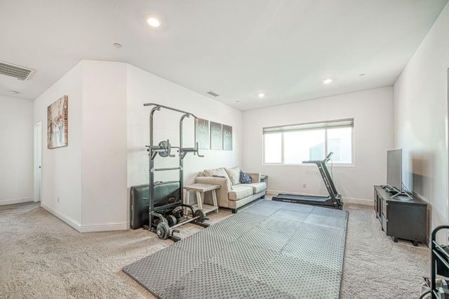 1817 N Phillip Avenue, Clovis, CA 93619