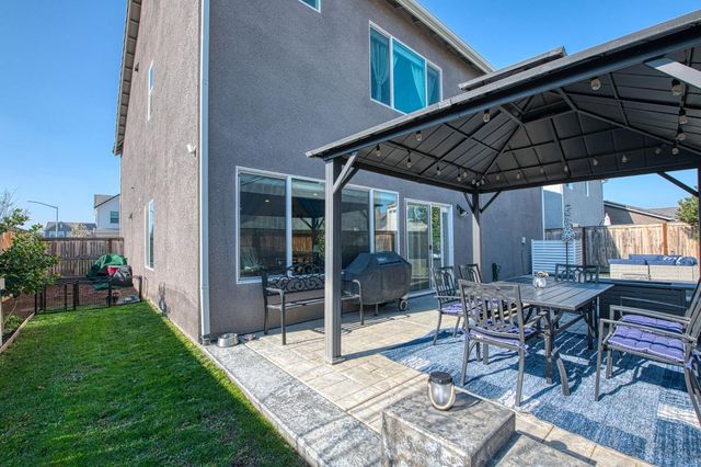 1817 N Phillip Avenue, Clovis, CA 93619