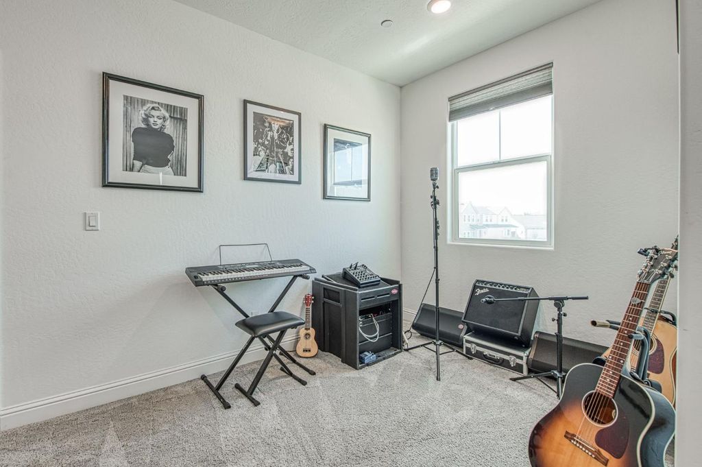 Image 28 of property listing at 1817 N Phillip Avenue, Clovis, CA 93619