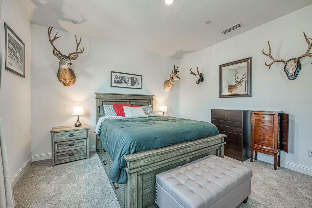 Image 31 of property listing at 1817 N Phillip Avenue, Clovis, CA 93619