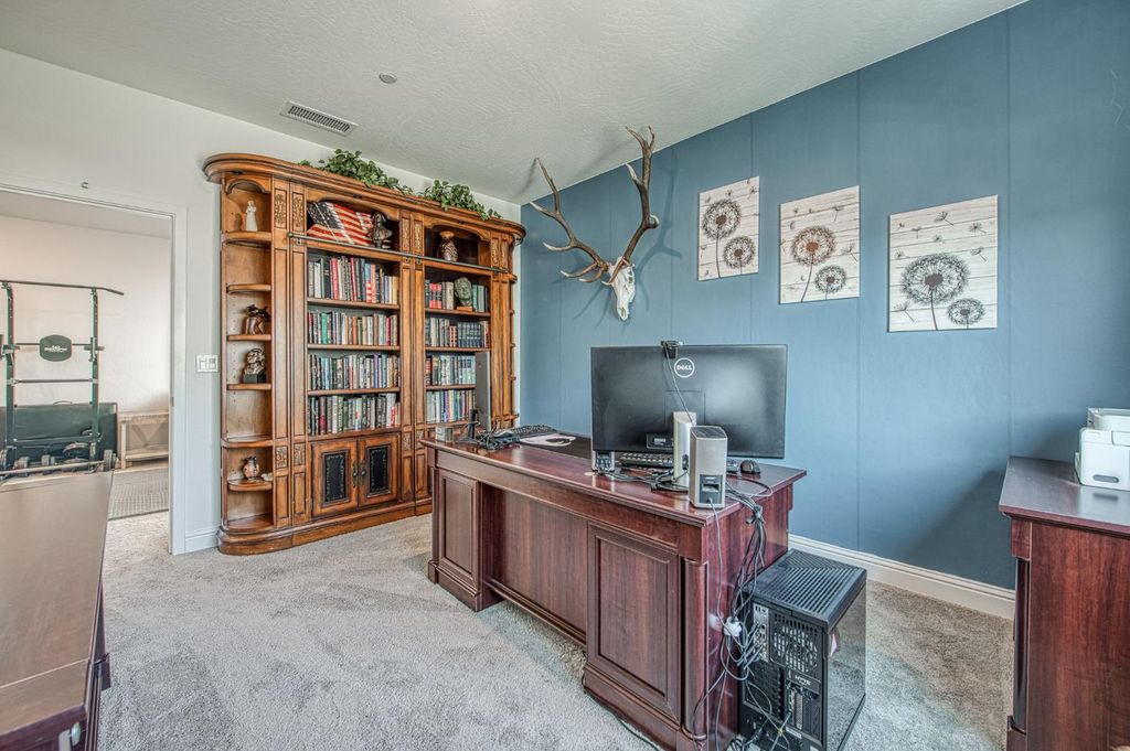 Image 39 of property listing at 1817 N Phillip Avenue, Clovis, CA 93619