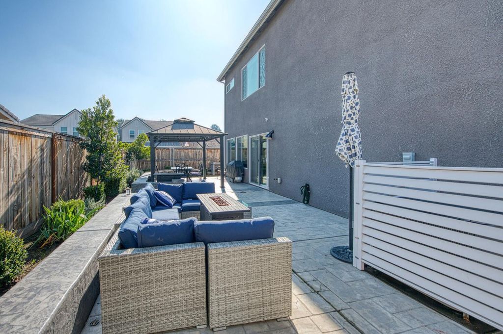 Image 42 of property listing at 1817 N Phillip Avenue, Clovis, CA 93619