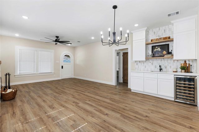 908 Key Street, Houston, TX 77009