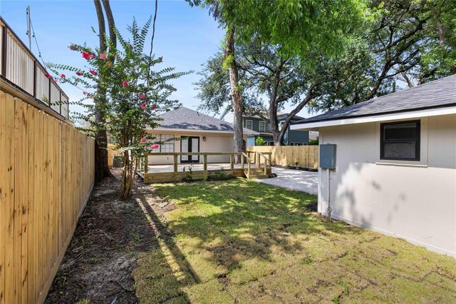 908 Key Street, Houston, TX 77009