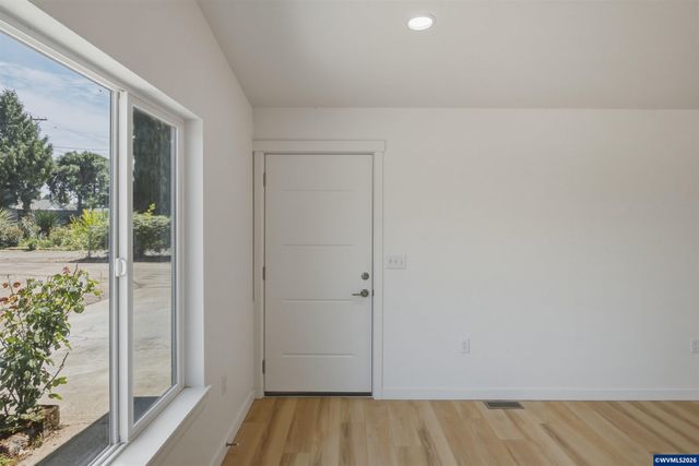 2705 Fisher Rd NE, Salem, OR 97306