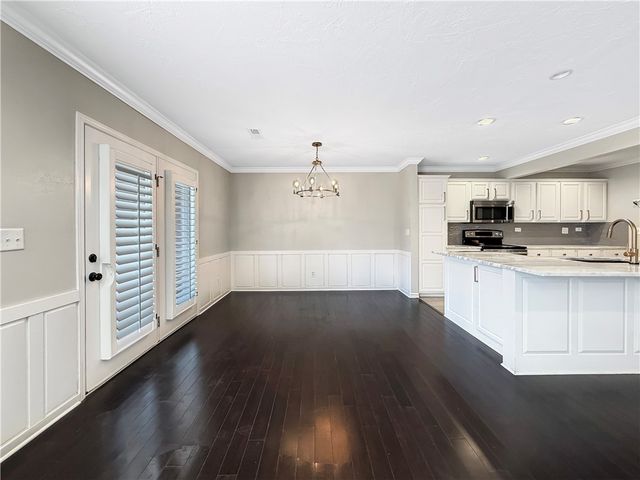 27 La Quinta Court, Rogers, AR 72758