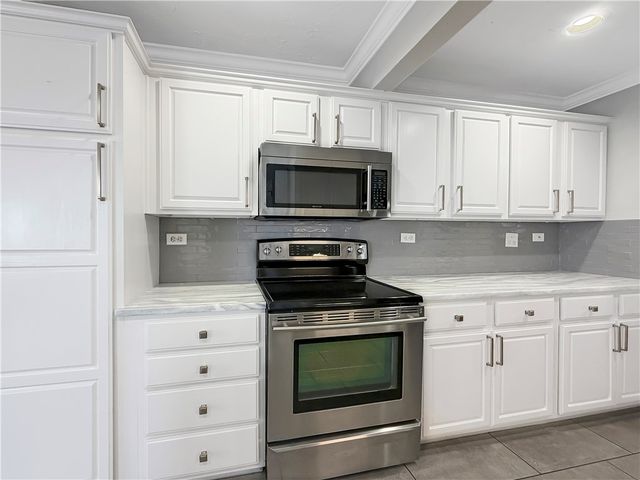 27 La Quinta Court, Rogers, AR 72758