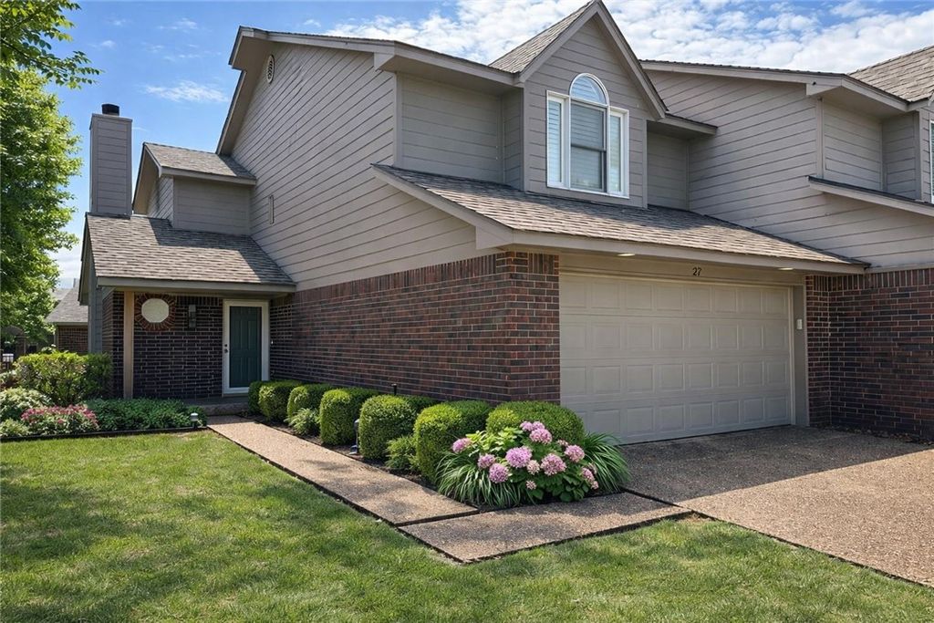 27 La Quinta Court, Rogers, AR 72758