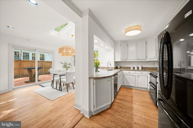 1903 N QUINTANA ST N, Arlington, VA 22205
