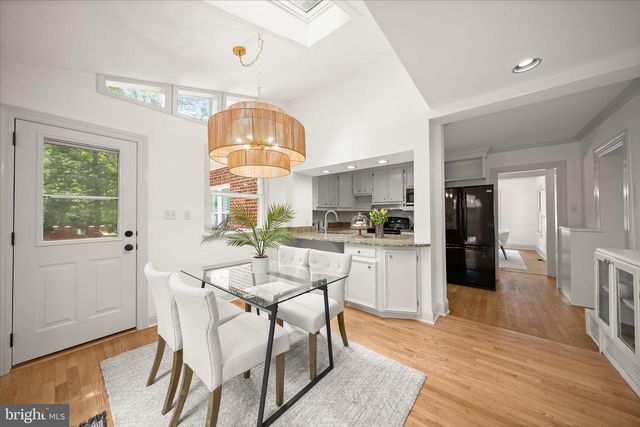 1903 N QUINTANA ST N, Arlington, VA 22205