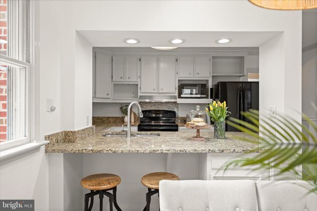 1903 N QUINTANA ST N, Arlington, VA 22205
