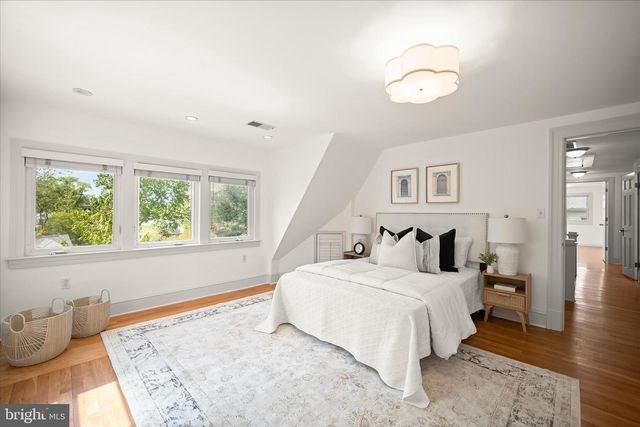 1903 N QUINTANA ST N, Arlington, VA 22205