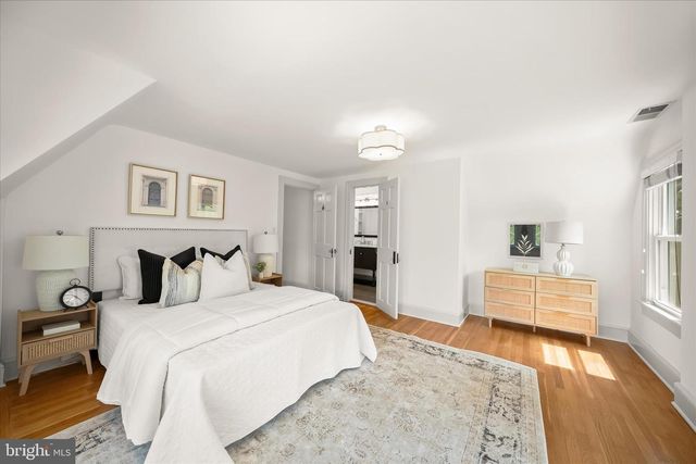 1903 N QUINTANA ST N, Arlington, VA 22205