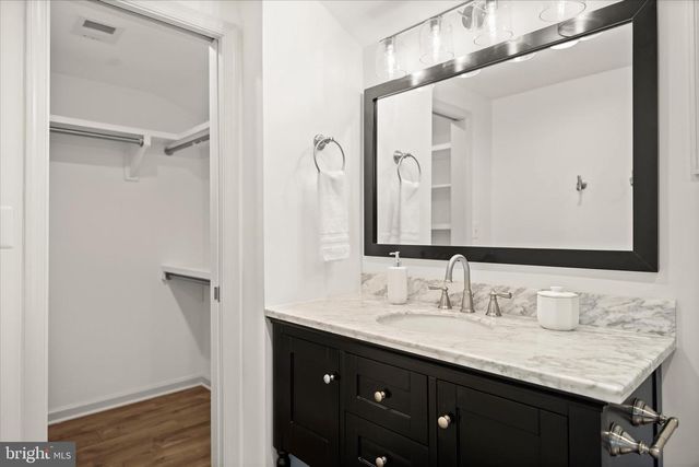 1903 N QUINTANA ST N, Arlington, VA 22205