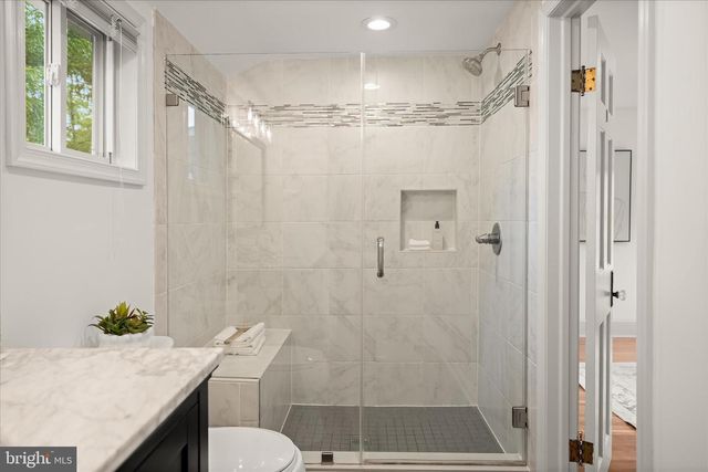 1903 N QUINTANA ST N, Arlington, VA 22205
