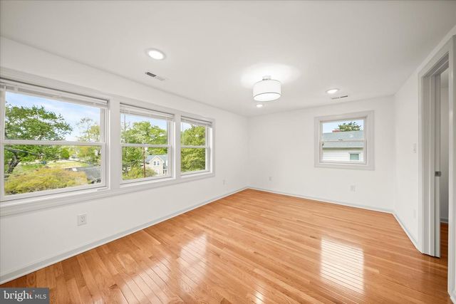 1903 N QUINTANA ST N, Arlington, VA 22205