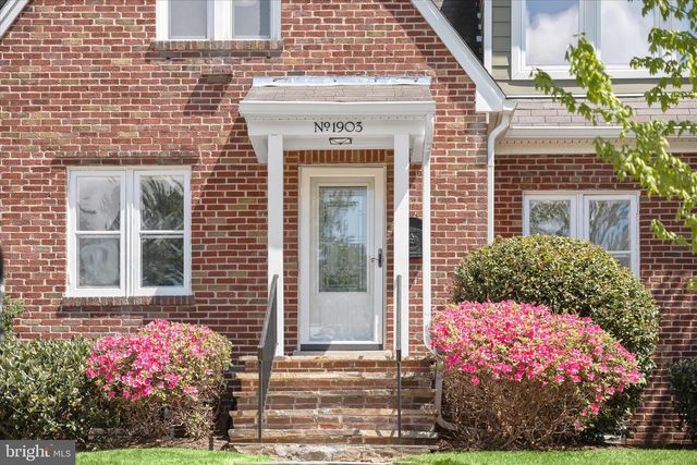 1903 N QUINTANA ST N, Arlington, VA 22205