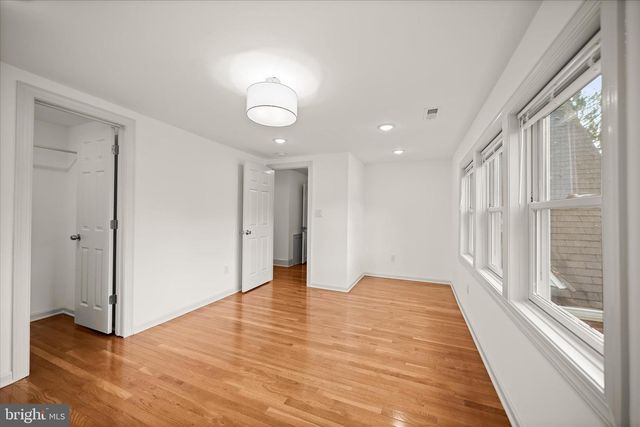 1903 N QUINTANA ST N, Arlington, VA 22205