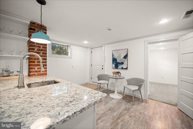 1903 N QUINTANA ST N, Arlington, VA 22205