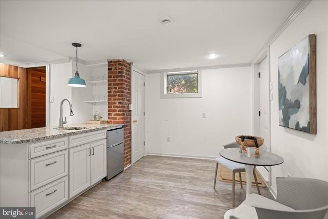 1903 N QUINTANA ST N, Arlington, VA 22205