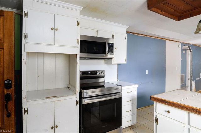 1070 Tom Gordon Road, King, NC 27021