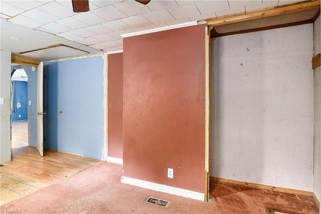 1070 Tom Gordon Road, King, NC 27021