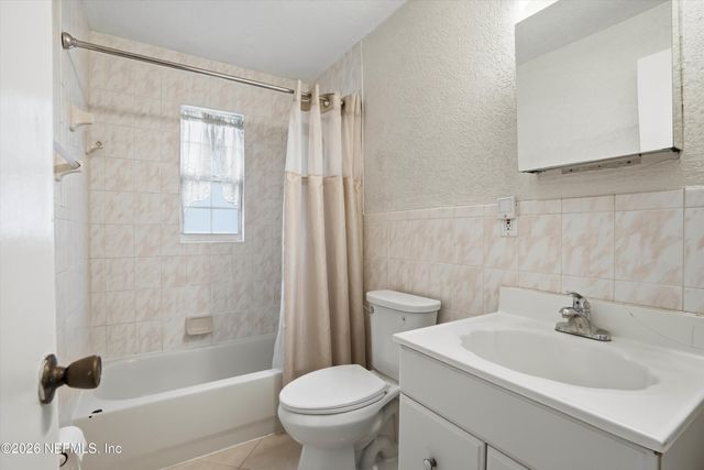 9724 WAYNESBORO Avenue, Jacksonville, FL 32208