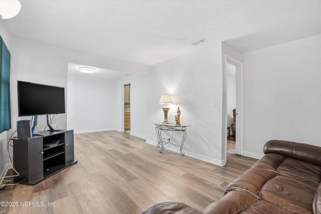 9724 WAYNESBORO Avenue, Jacksonville, FL 32208