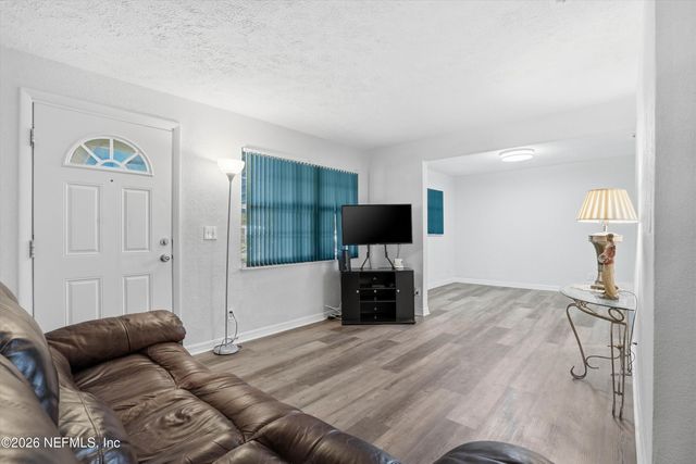 9724 WAYNESBORO Avenue, Jacksonville, FL 32208