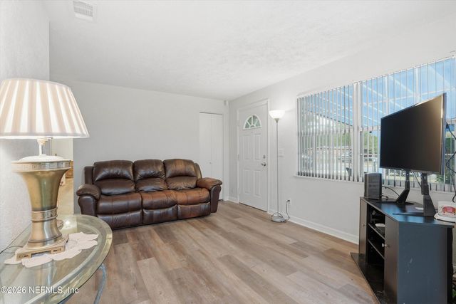 9724 WAYNESBORO Avenue, Jacksonville, FL 32208