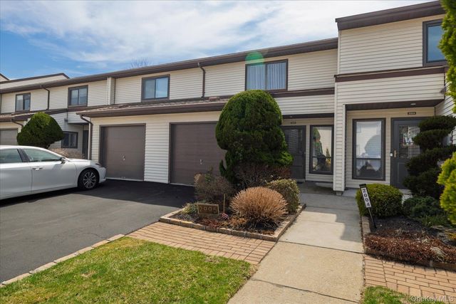 100 Daly Boulevard 2005, Oceanside, NY 11572