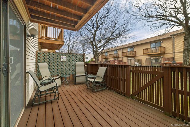 100 Daly Boulevard 2005, Oceanside, NY 11572
