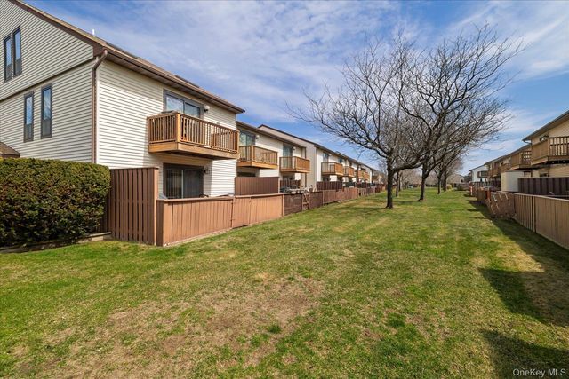 100 Daly Boulevard 2005, Oceanside, NY 11572