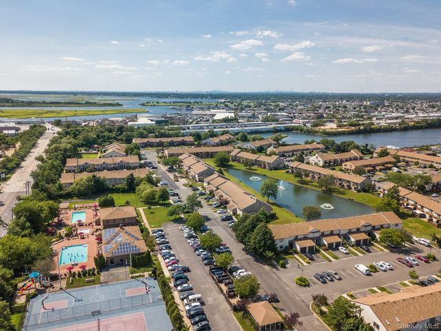 100 Daly Boulevard 2005, Oceanside, NY 11572