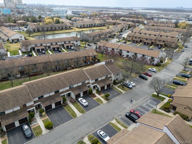 100 Daly Boulevard 2005, Oceanside, NY 11572