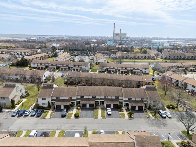 100 Daly Boulevard 2005, Oceanside, NY 11572