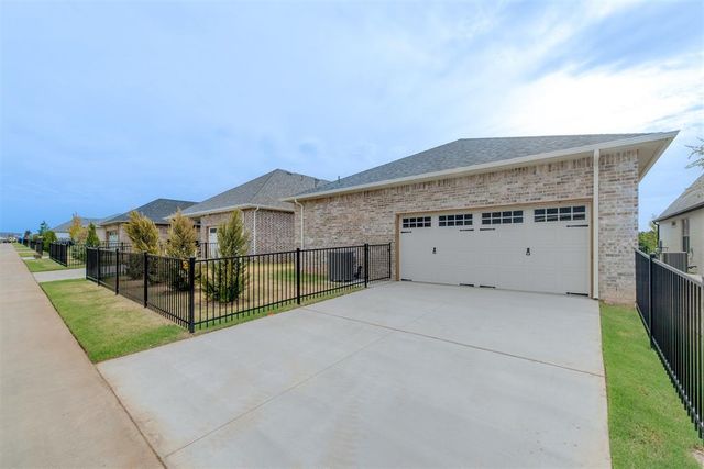 1709 Parkwood Avenue, Edmond, OK 73034