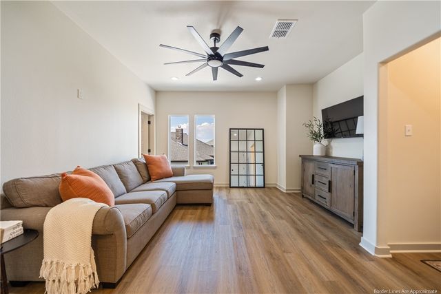 2026 Great Falls Dr, Corpus Christi, TX 78415