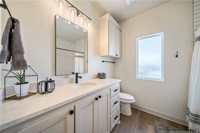 2026 Great Falls Dr, Corpus Christi, TX 78415