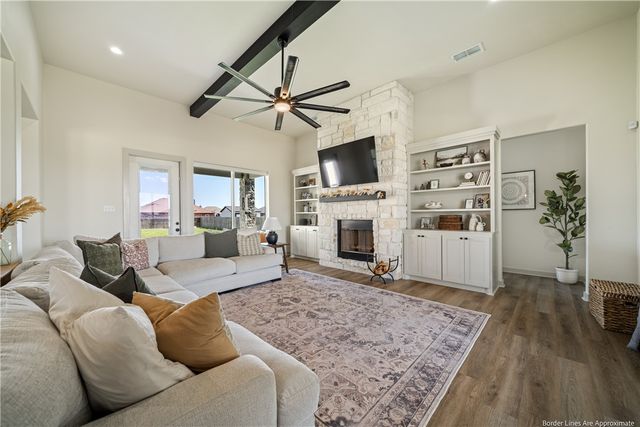 2026 Great Falls Dr, Corpus Christi, TX 78415