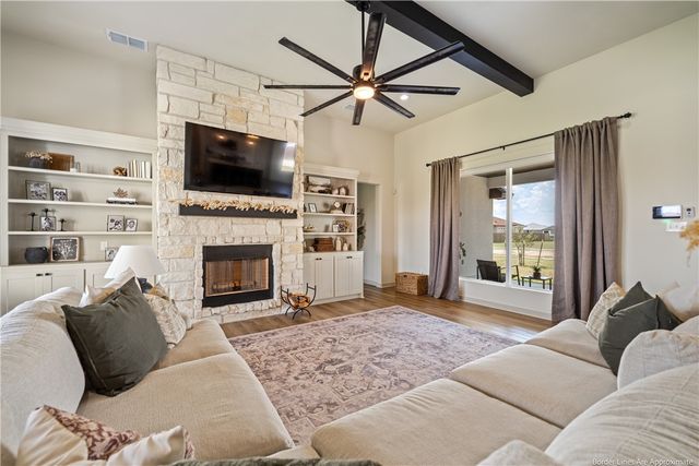 2026 Great Falls Dr, Corpus Christi, TX 78415