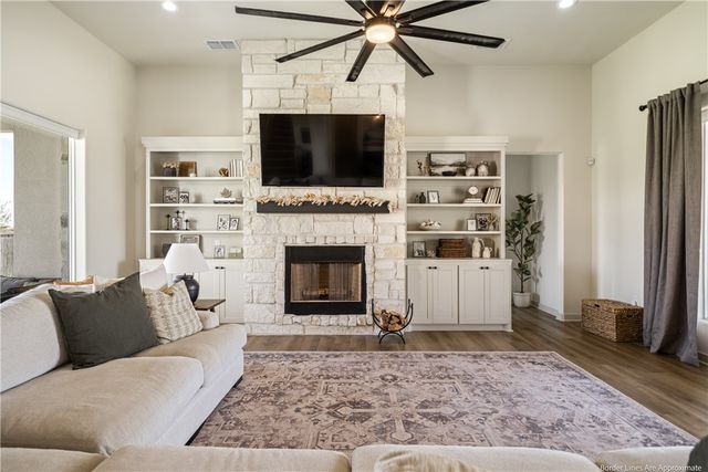 2026 Great Falls Dr, Corpus Christi, TX 78415