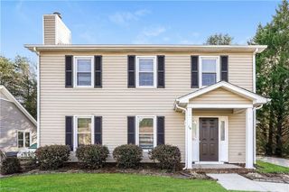 4 Hickory Knoll Court, Greensboro, NC 27407